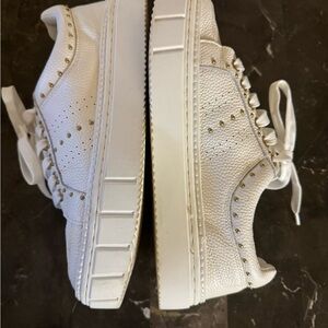 Vince Camuto | Rosanie Sneaker Size 8